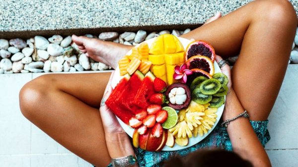 Médica alerta: cuidado com o que você come durante o verão