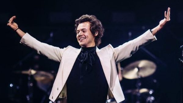 Harry Styles tem o sorriso mais atraente do mundo; como ter um também?