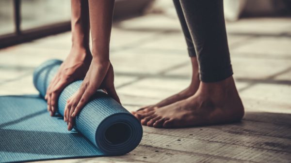 Yoga melhora saúde biomecânica e envelhecimento; veja