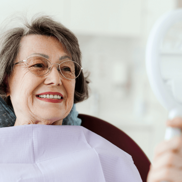 Consultar um profissional regularmente é uma medida preventiva essencial para a saúde bucal